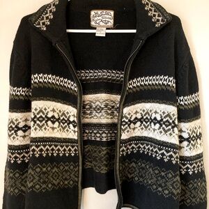 Vintage patterned zip-up sweater. Size Large.
